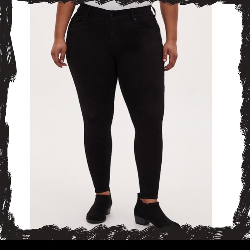NWT Torrid Bombshell Skinny Jean Black Sz 20 NICE!